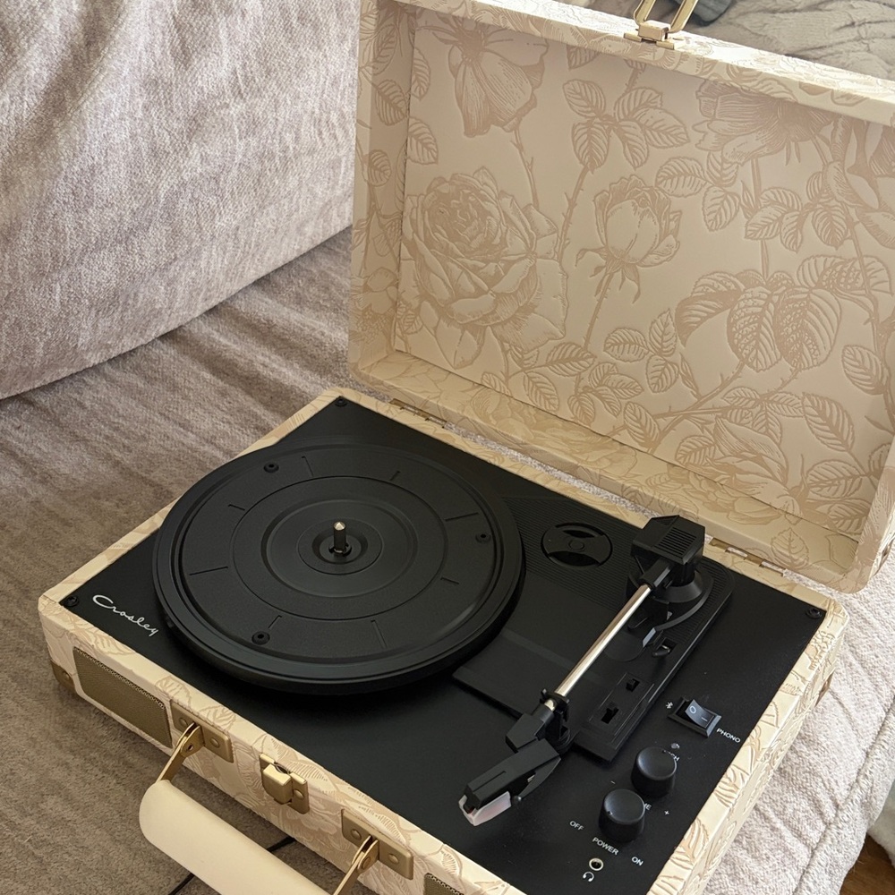 crosley briefcase record player - Picture 2 of 3